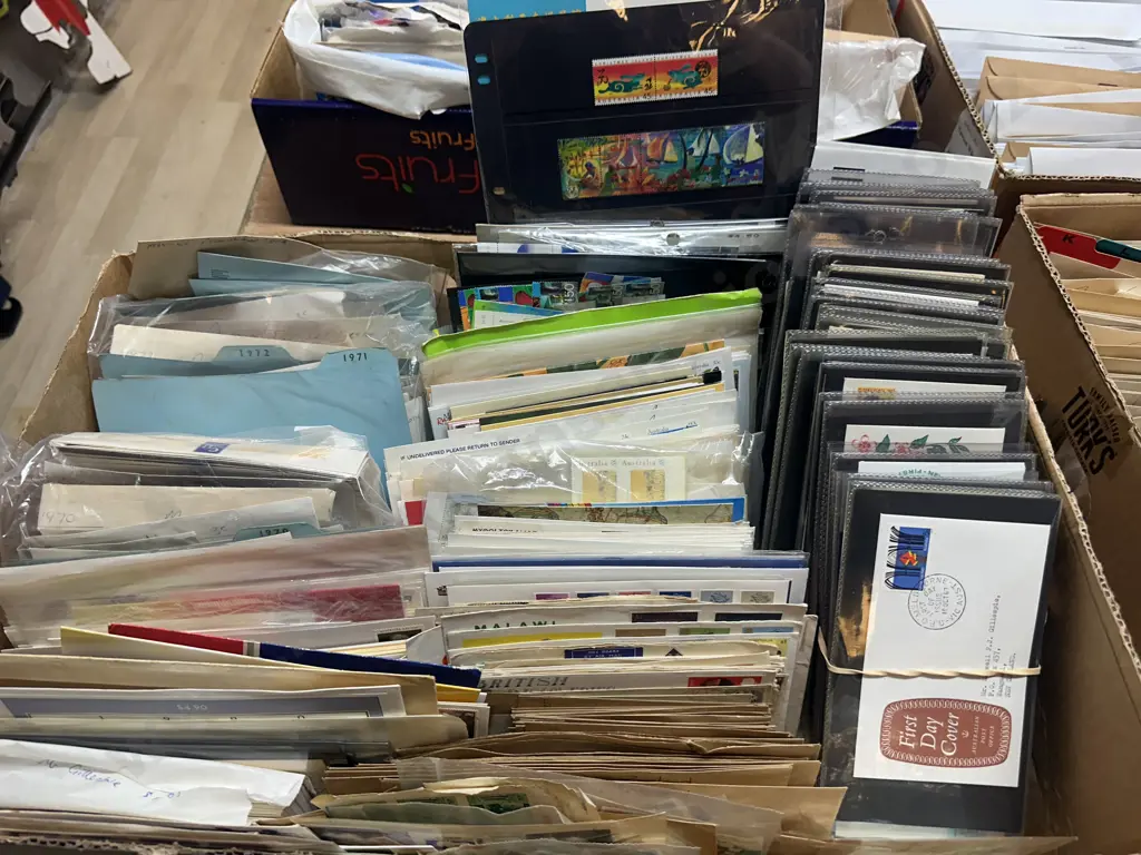 Selection Of Stamps & First Day Covers Image 1++