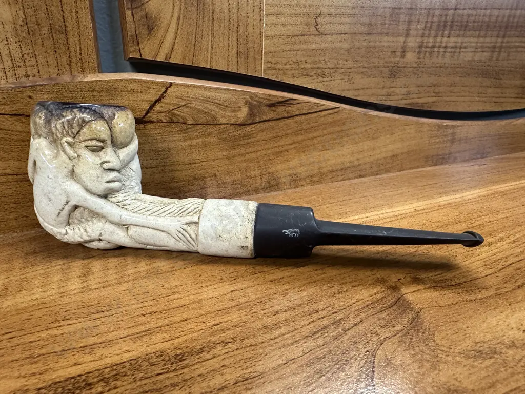 Vintage Hand Carved Tobacco Pipe Figural Detail Image 1++
