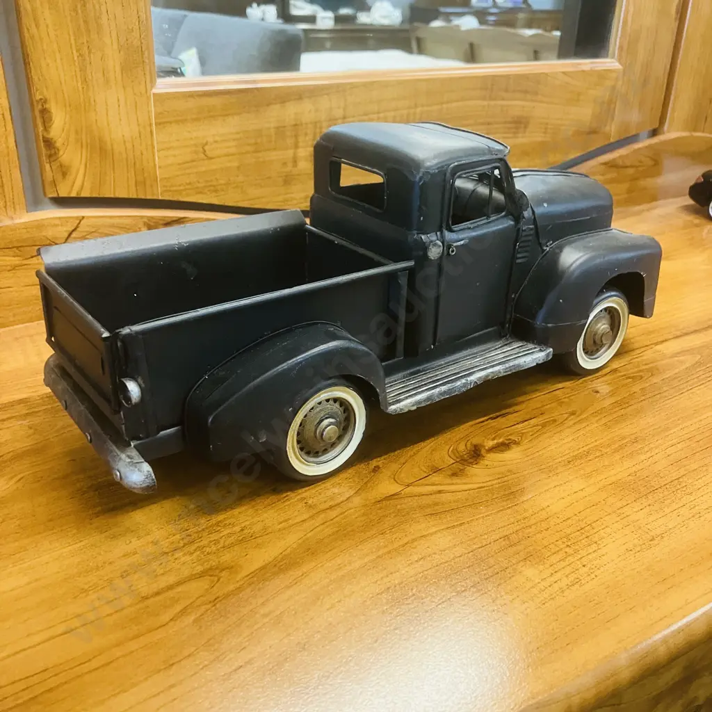 1950 Chev Pickup Black Tin Model. L34cm Image 1++