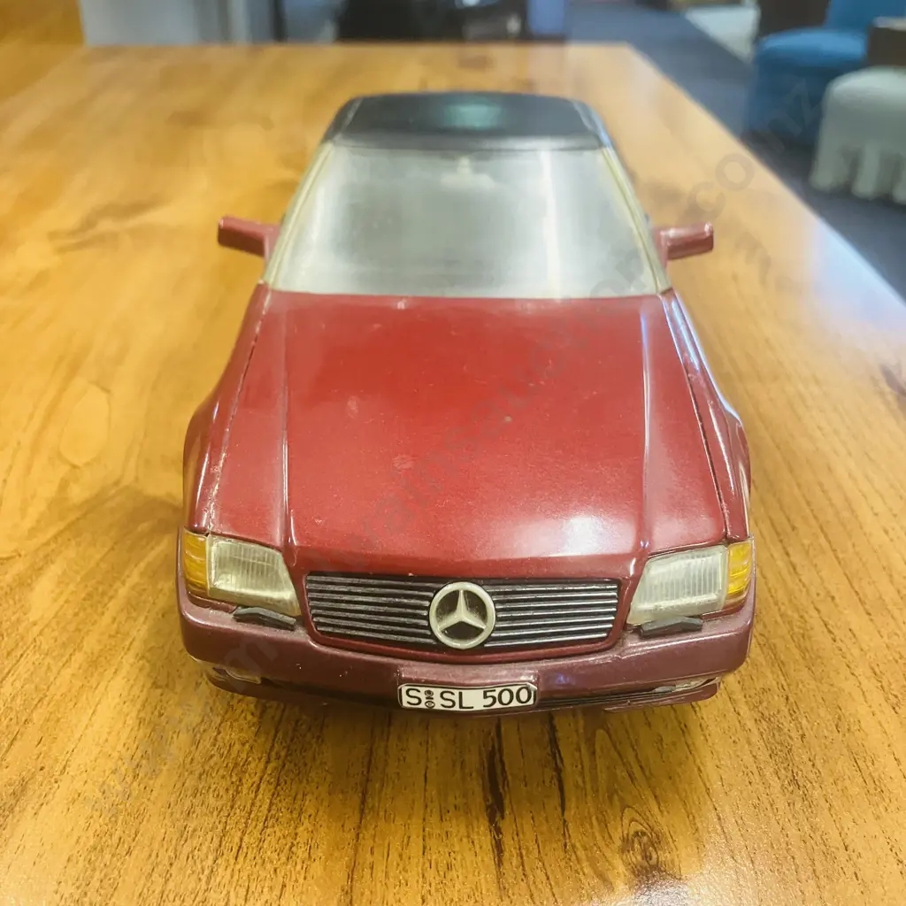 Revell 1990 Mercedes Benz SL500 Convertible 1/18 Die Cast Red Image 1++