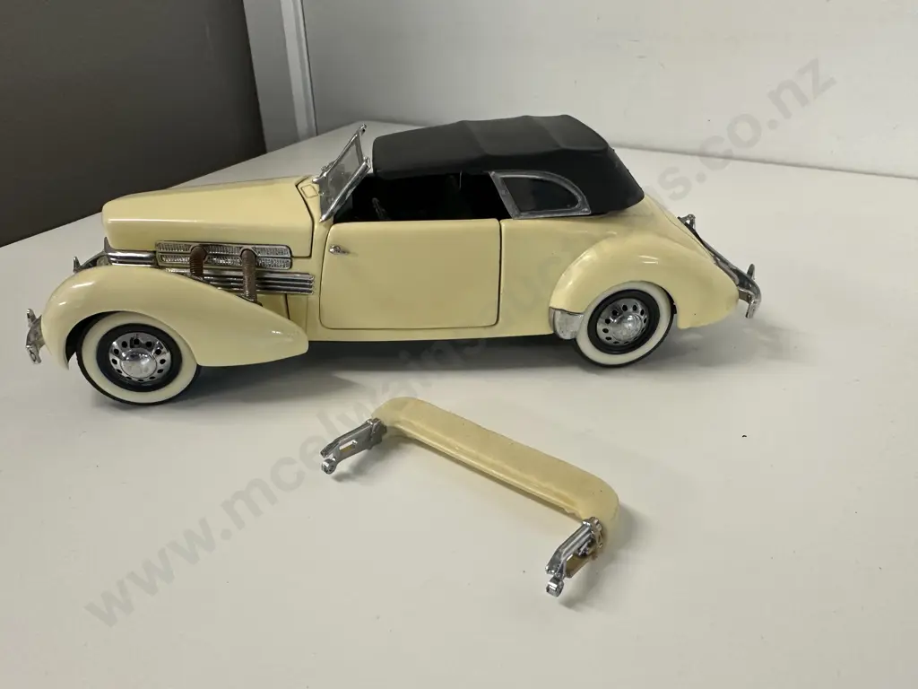 1989 Franklin Mint Precision Models 1937 Cord 812 Phaeton Coupe Die Cast Model Car Image 1++