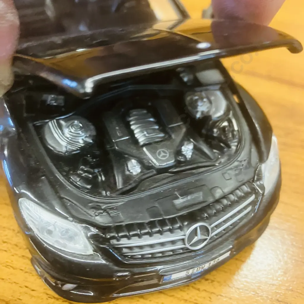 Mercedes Benz CL63 AMG Black 1/24 Diecast Model Car by Maisto Image 1++