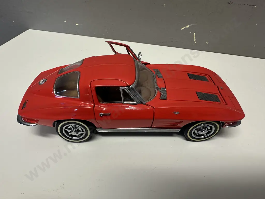 1989 Franklin Mint Precision Models 1963 Cheverolet Corvette Die Cast Model Car Image 1++