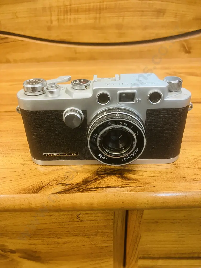 Yashica YE 35mm Rangefinder Camera Japan 1959 #393094 With Soviet Macro INDUSTAR-69 Leica Screw Mount Lens Image 1++