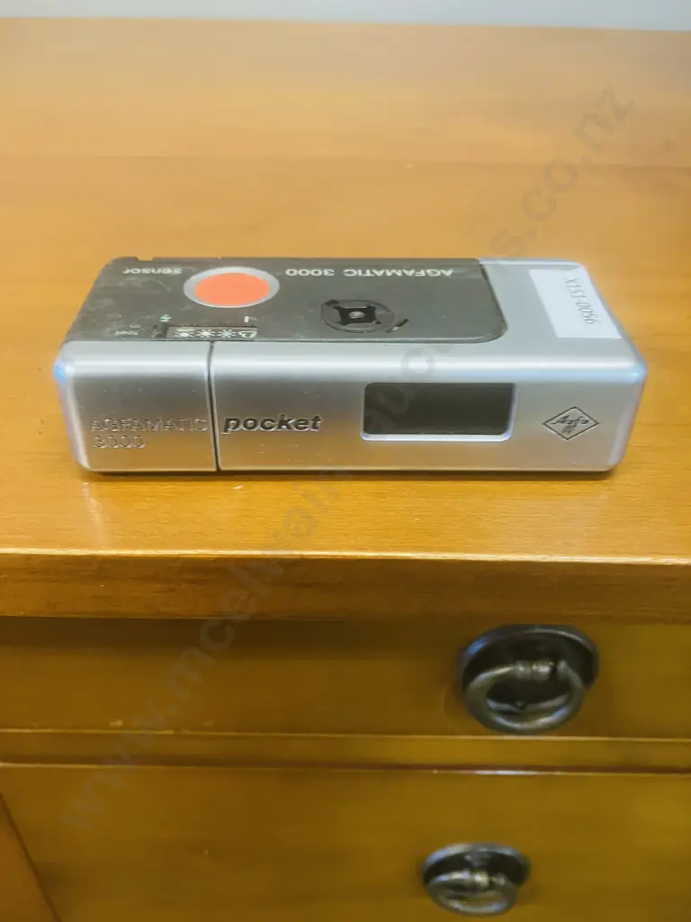 Agfamatic 3000 Pocket Film Camera 35mm Image 1++