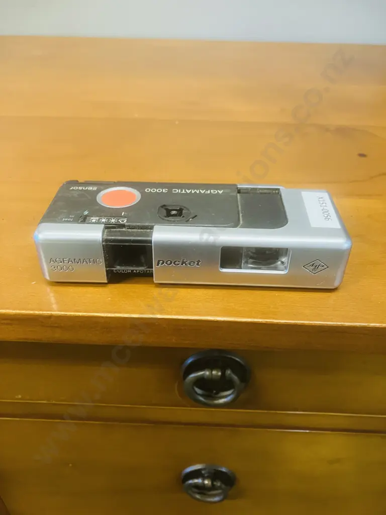 Agfamatic 3000 Pocket Film Camera 35mm Image 1++