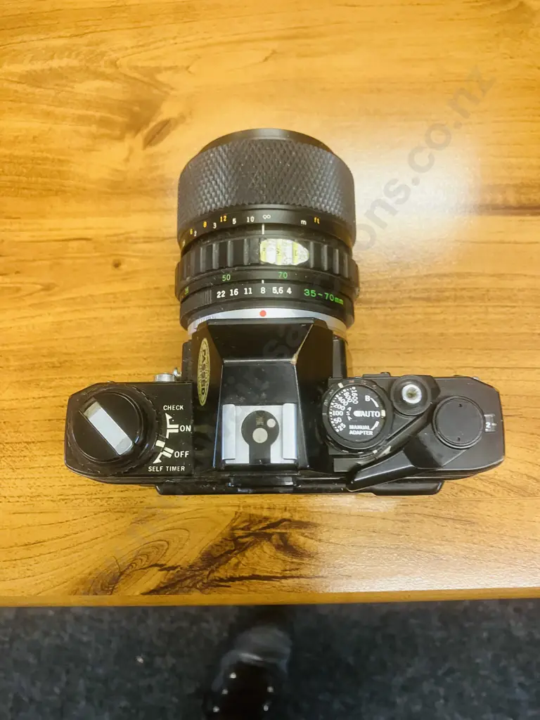 Olympus OM10 Black SLR Film Camera With S Zuiko Auto-Zoom 35-70mm f/4 Lense Made in Japan Image 1++