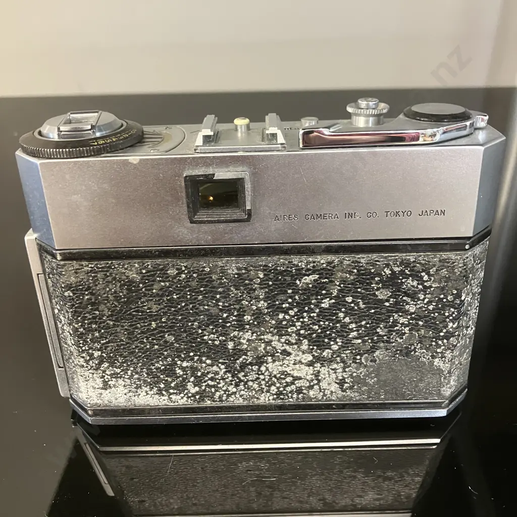 Aires 35 IIIS Rangefinder 35mm Film Camera (#2621772) With a Aires H Coral 45mm f/1.8 Lens (#966828) - Japan 1950s Image 1++