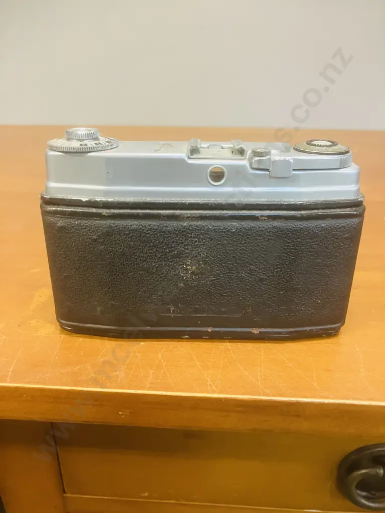 Dacora Super Dignette 35mm Viewfinder Camera With Steinheil Cassar 45mm f/2.8 In Prontor-SVS Lens - 1956 Germany Image 1++