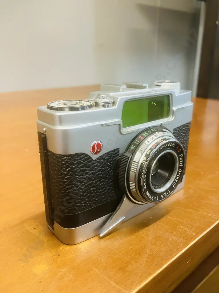 Kuribayashi Petri Junior Half-Frame 35mm Scale Focus Film Camera With 28mm f/2.8 Petri Orikkor Lens - 1960 Japan Image 1++