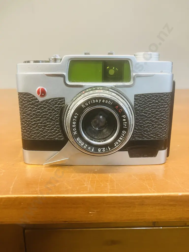 Kuribayashi Petri Junior Half-Frame 35mm Scale Focus Film Camera With 28mm f/2.8 Petri Orikkor Lens - 1960 Japan Image 1++