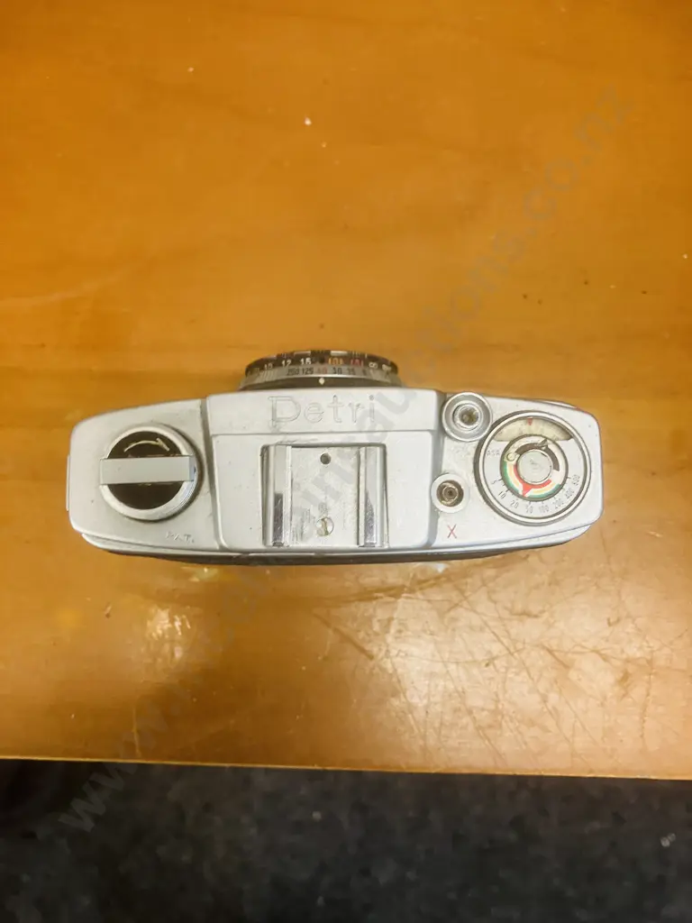 Kuribayashi Petri Junior Half-Frame 35mm Scale Focus Film Camera With 28mm f/2.8 Petri Orikkor Lens - 1960 Japan Image 1++