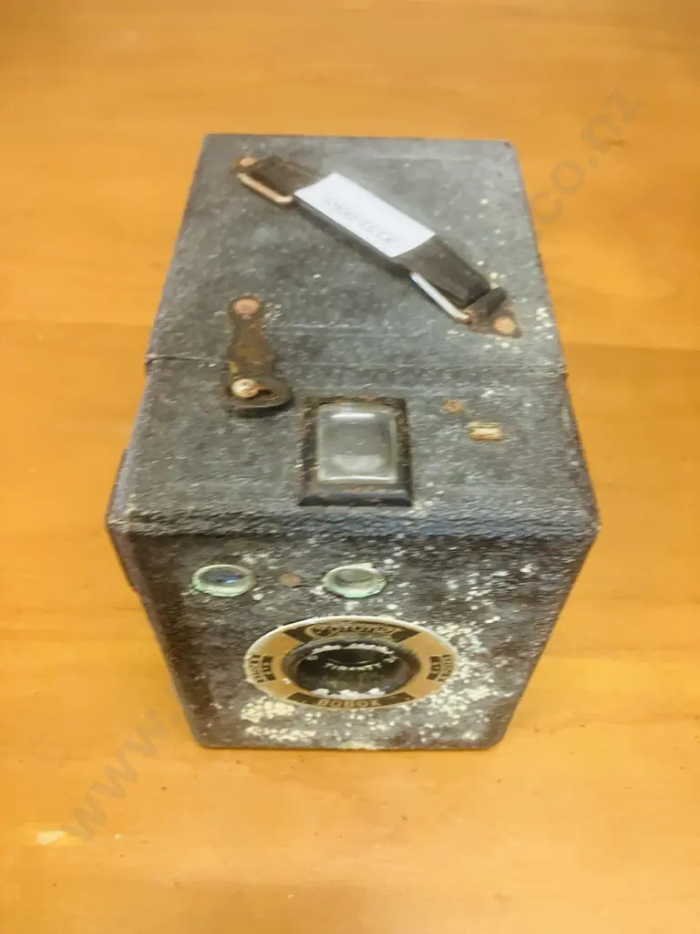 Vintage Coronet Tiranty BoBox 6x9 Camera. 1940 - 1944 Made in France. Image 1++