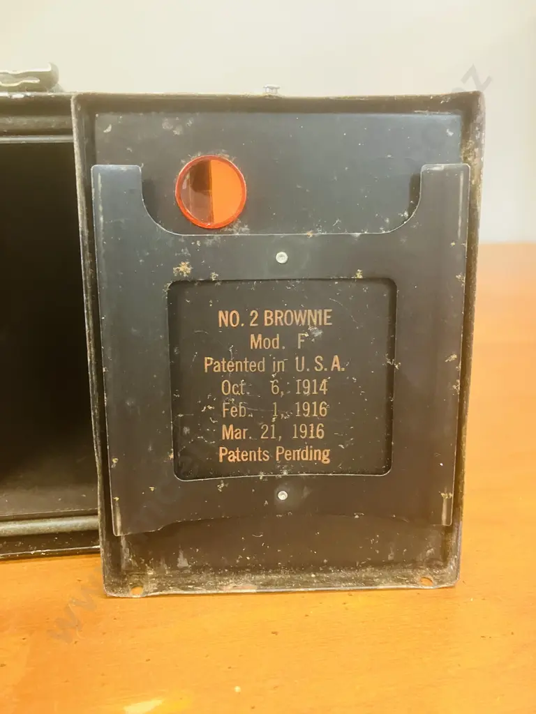 Antique Kodak No. 2 Brownie Box Camera Model F 1920s Canadian Kodak Co Image 1++