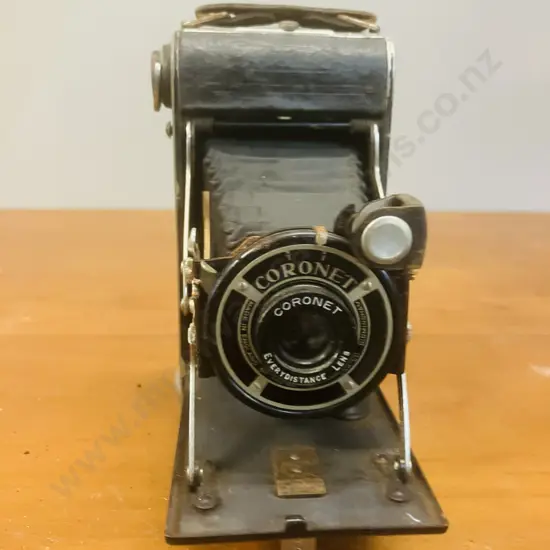 Antique Early 1930s Coronet Folding 120 Camera With EveryDistance Lens