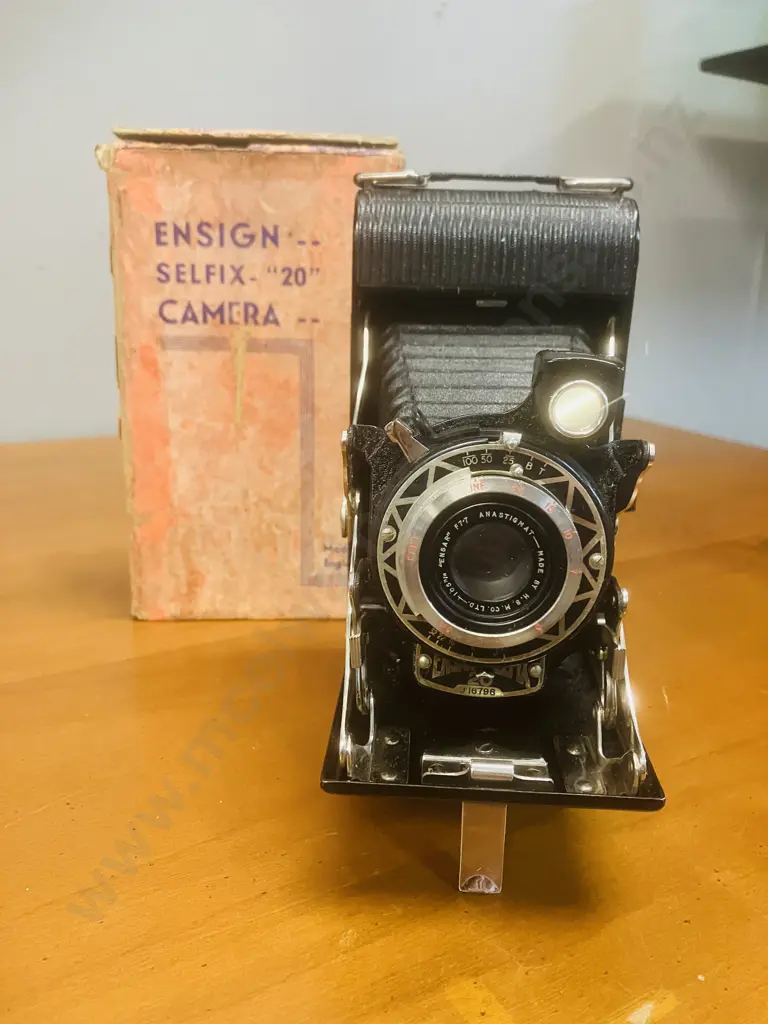 1936 Ensign Selfix "20" Camera f7.7 105 mm Ensar, Model S/1 With Original Box. #J16798 Image 1++