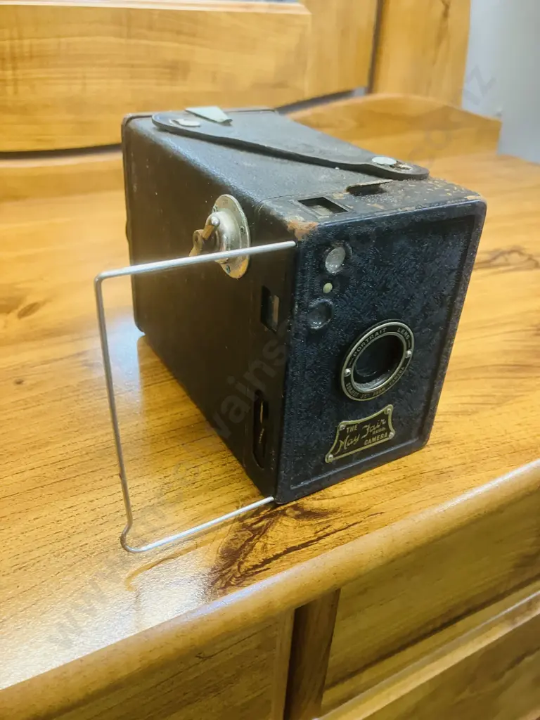 Vintage 1930s Houghton Butcher (England) May Fair Box Camera -120 Film Image 1++