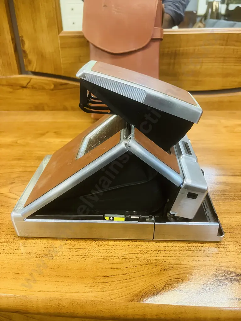 Vintage 1970’s Polaroid SX-70 Land Camera With Leather Case Image 1++