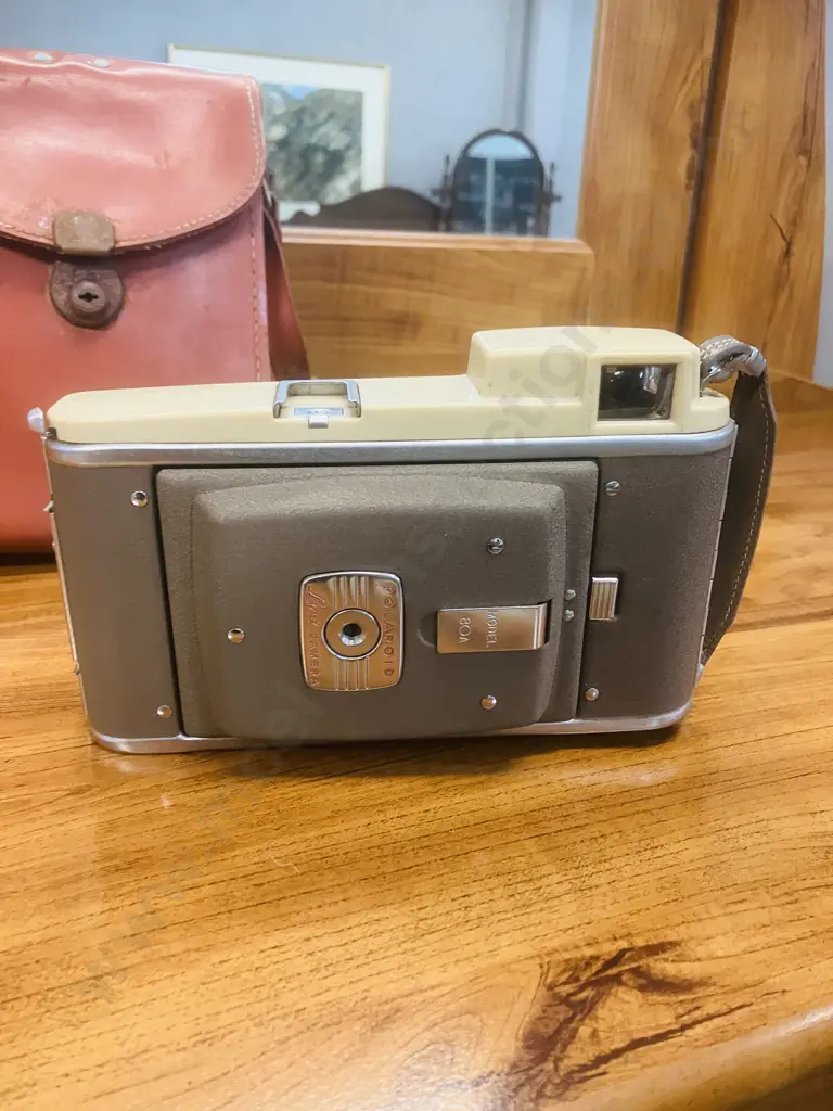 Vintage Polaroid Highlander Land Camera Model 80A With Leather Case. (1957 - 1959) Image 1++