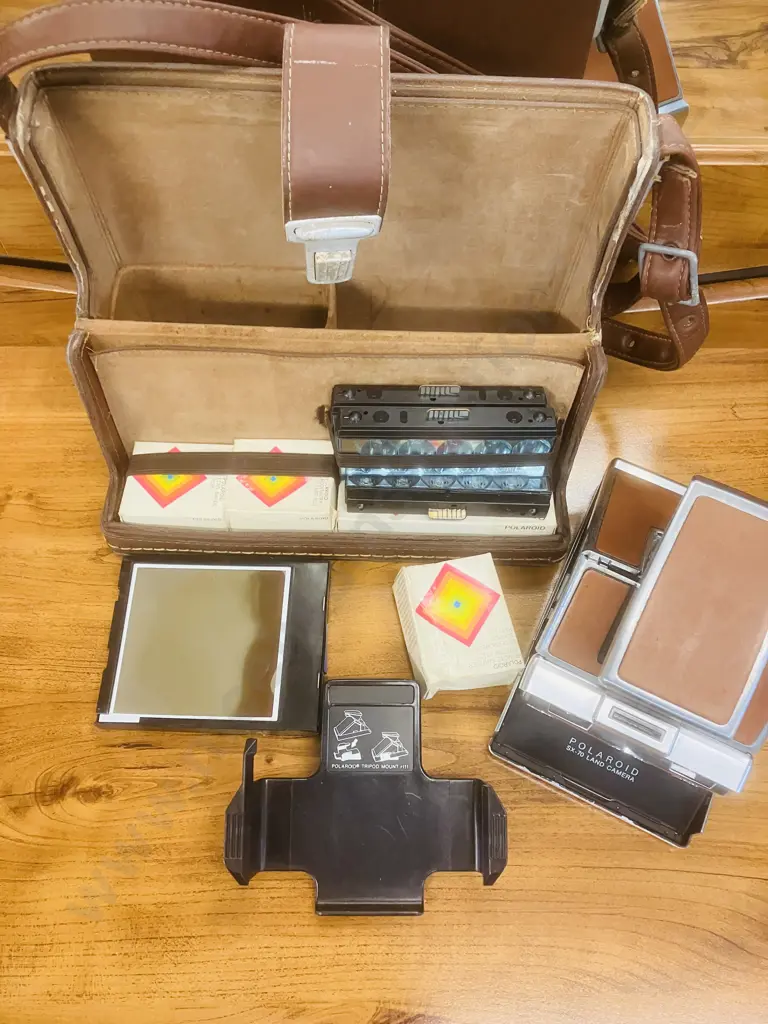 Vintage 1970’s Polaroid SX-70 Land Camera With Leather Case, Flash Bars, Tripod Mount Etc Image 1++