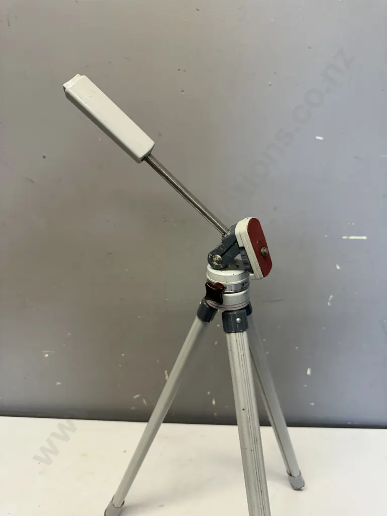 Vintage Stabila Model 1154 Tripod Image 1++