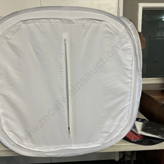 Collapsible Photographers Light Tent With Four Coloured Background Sheets