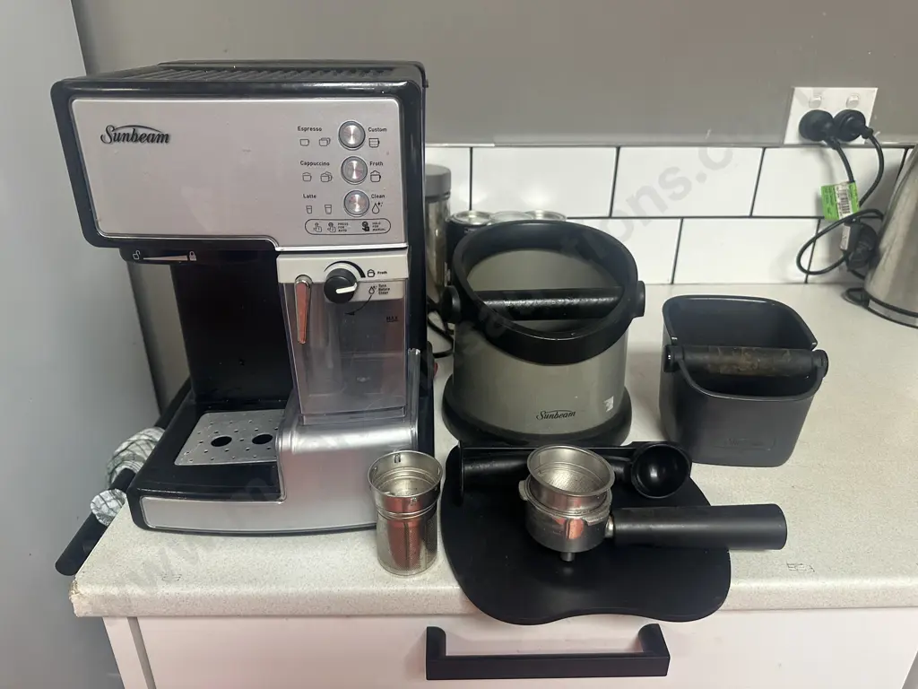 Sunbeam Cafe Barista EM5000 With Sunbeam Knock Boxes Etc Image 1++