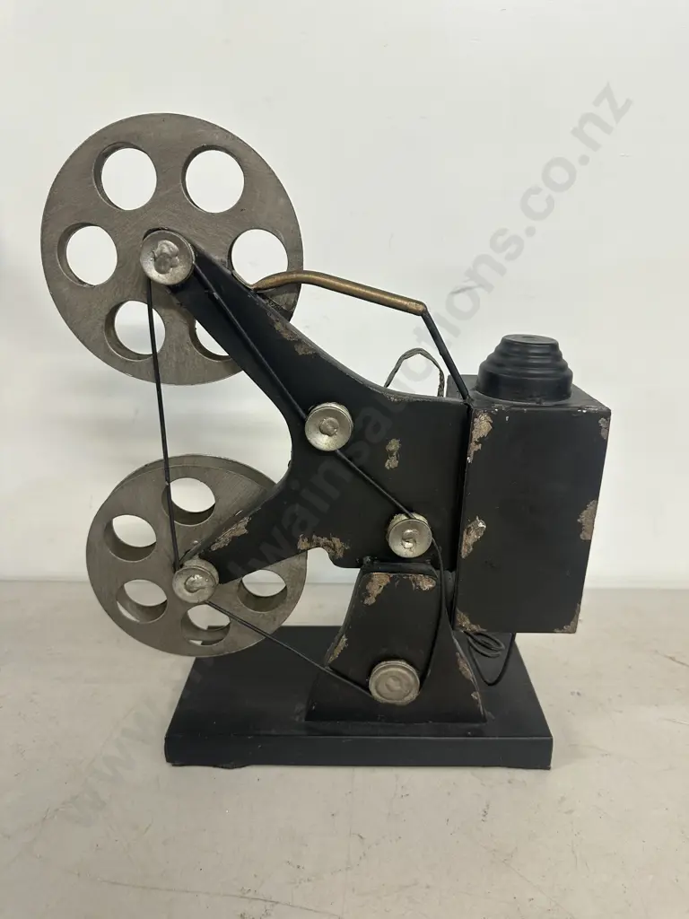 Decorative Movie Projector Ornament Image 1++
