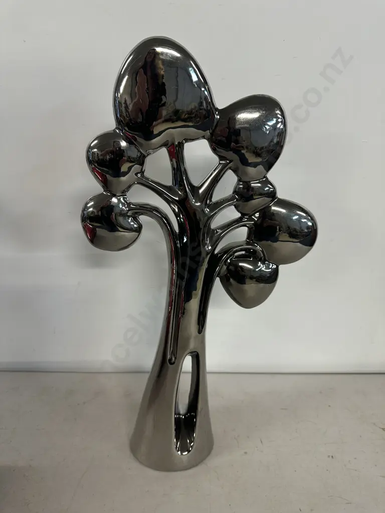Decorative Tree Sculpture In A Metalic Silver Finish  Image 1++