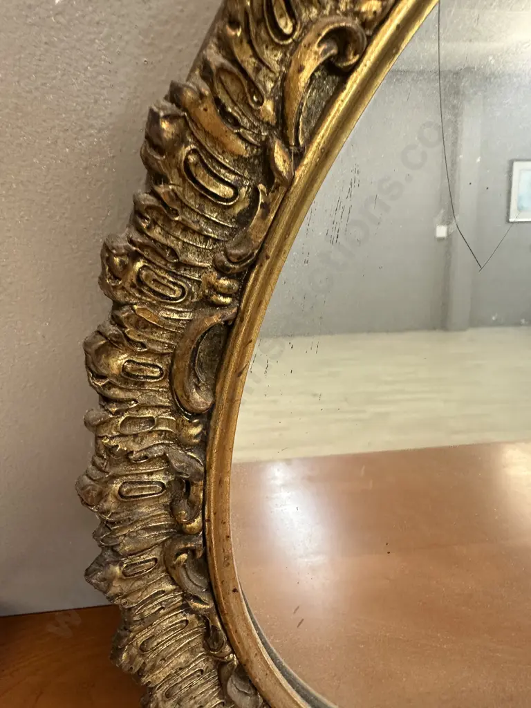 Vintage Round Ornate Gilt Mirror Dia53cm. Image 1++
