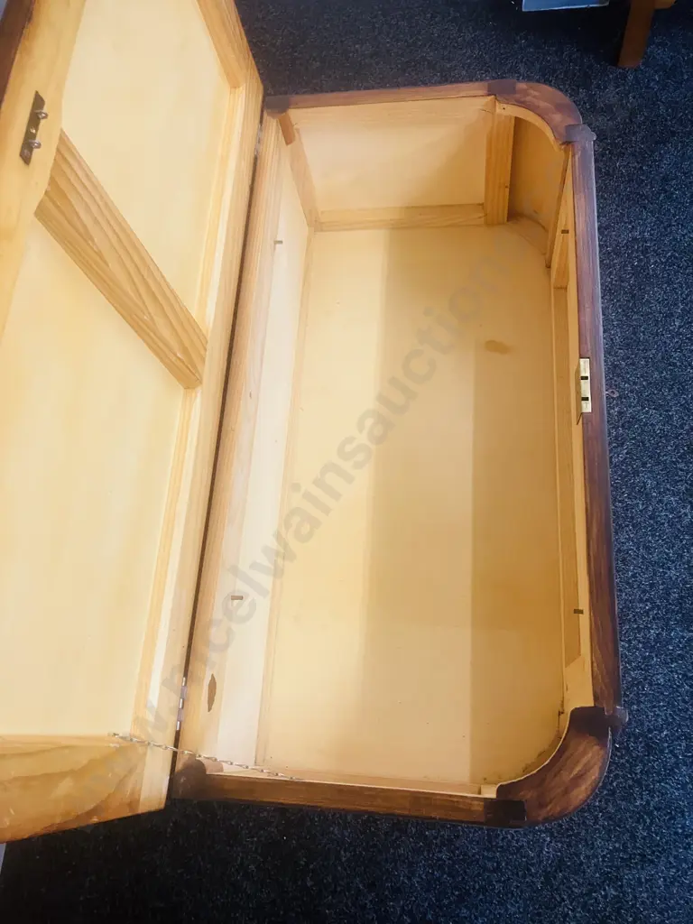 An Art Deco Mahogany Veneer Blanket Box by Alan M Murie Ltd (Auckland). With Key, Lined Inner Box. H50 W91 D45cm Image 1++