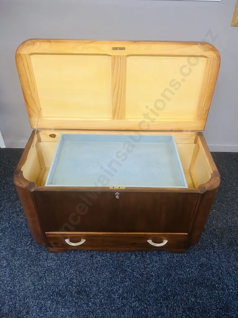 An Art Deco Mahogany Veneer Blanket Box by Alan M Murie Ltd (Auckland). With Key, Lined Inner Box. H50 W91 D45cm Image 1++