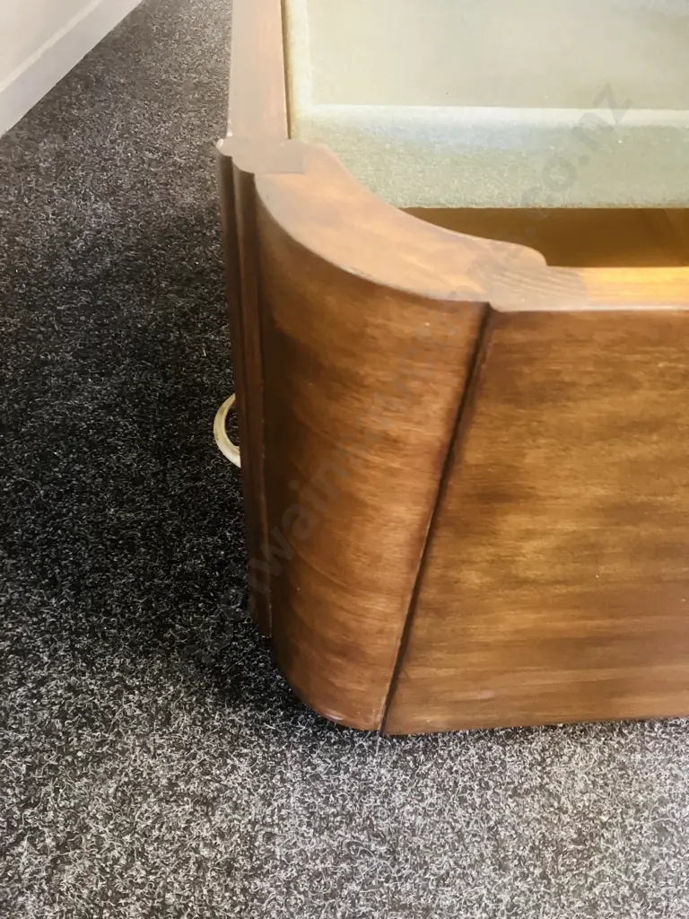 An Art Deco Mahogany Veneer Blanket Box by Alan M Murie Ltd (Auckland). With Key, Lined Inner Box. H50 W91 D45cm Image 1++