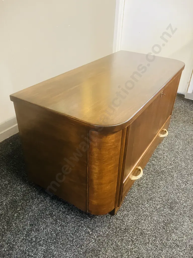 An Art Deco Mahogany Veneer Blanket Box by Alan M Murie Ltd (Auckland). With Key, Lined Inner Box. H50 W91 D45cm Image 1++
