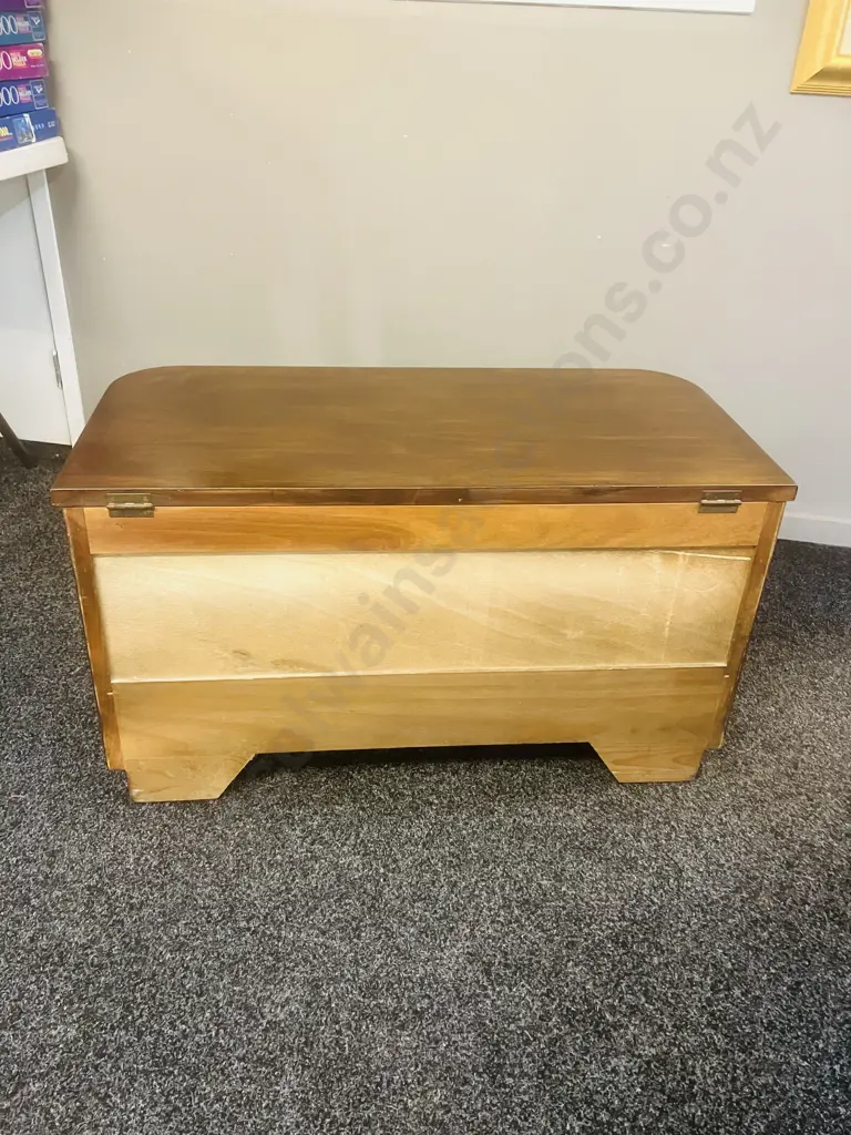 An Art Deco Mahogany Veneer Blanket Box by Alan M Murie Ltd (Auckland). With Key, Lined Inner Box. H50 W91 D45cm Image 1++