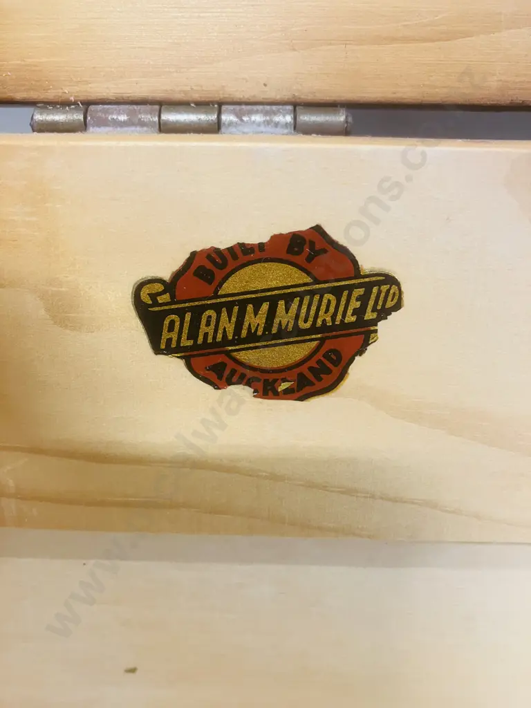 An Art Deco Mahogany Veneer Blanket Box by Alan M Murie Ltd (Auckland). With Key, Lined Inner Box. H50 W91 D45cm Image 1++