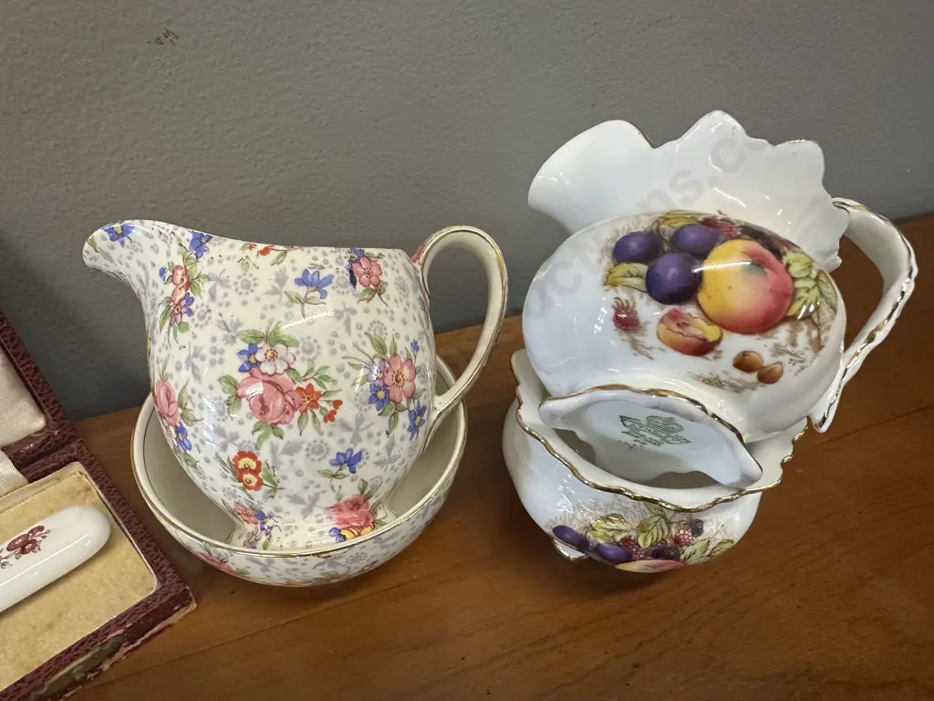 Selection Of Creamers, Sugar Bowls Etc Including Aynsley Image 1++