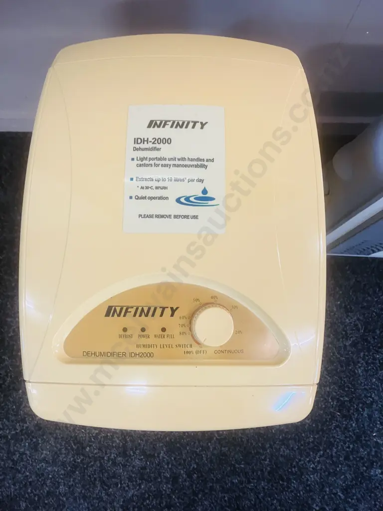 Living & Co Heater Model LCH750W & Infinity Dehumidifier IDH2000 Image 1++