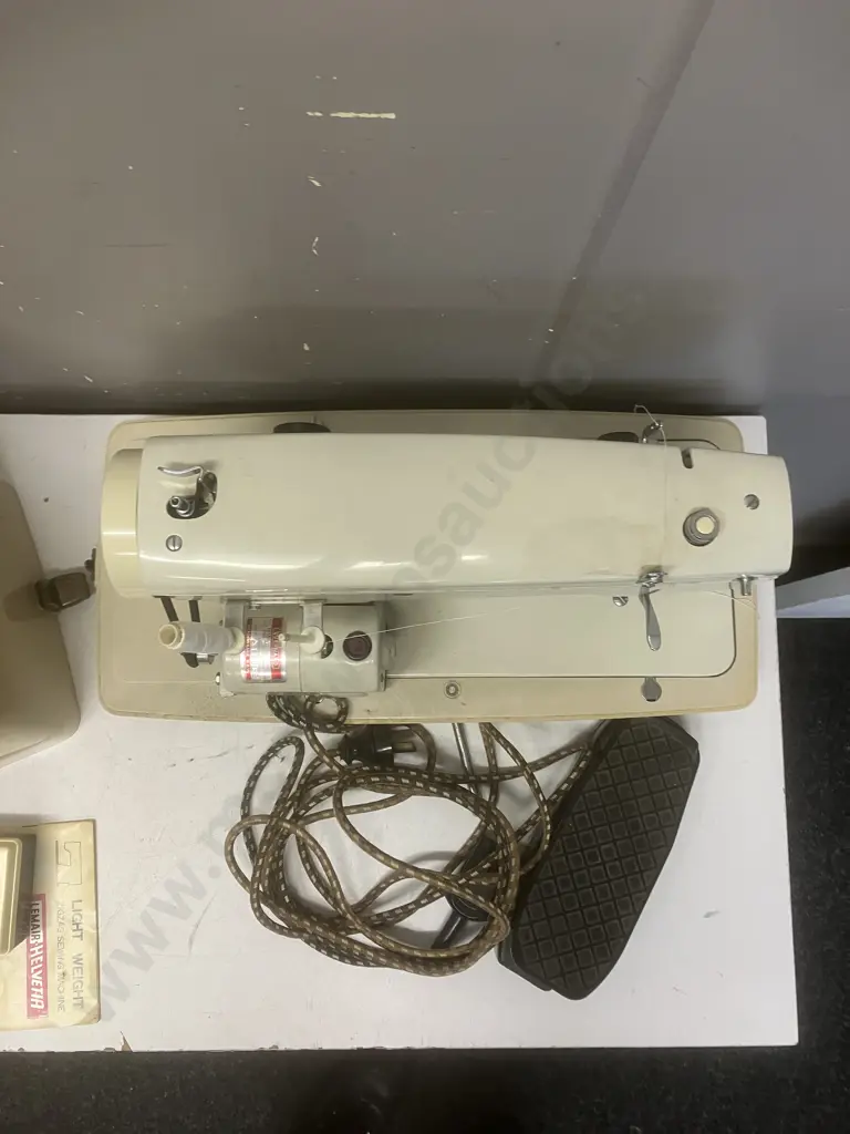 1970s LEMAIR Super Deluxe Sewing Machine Image 1++