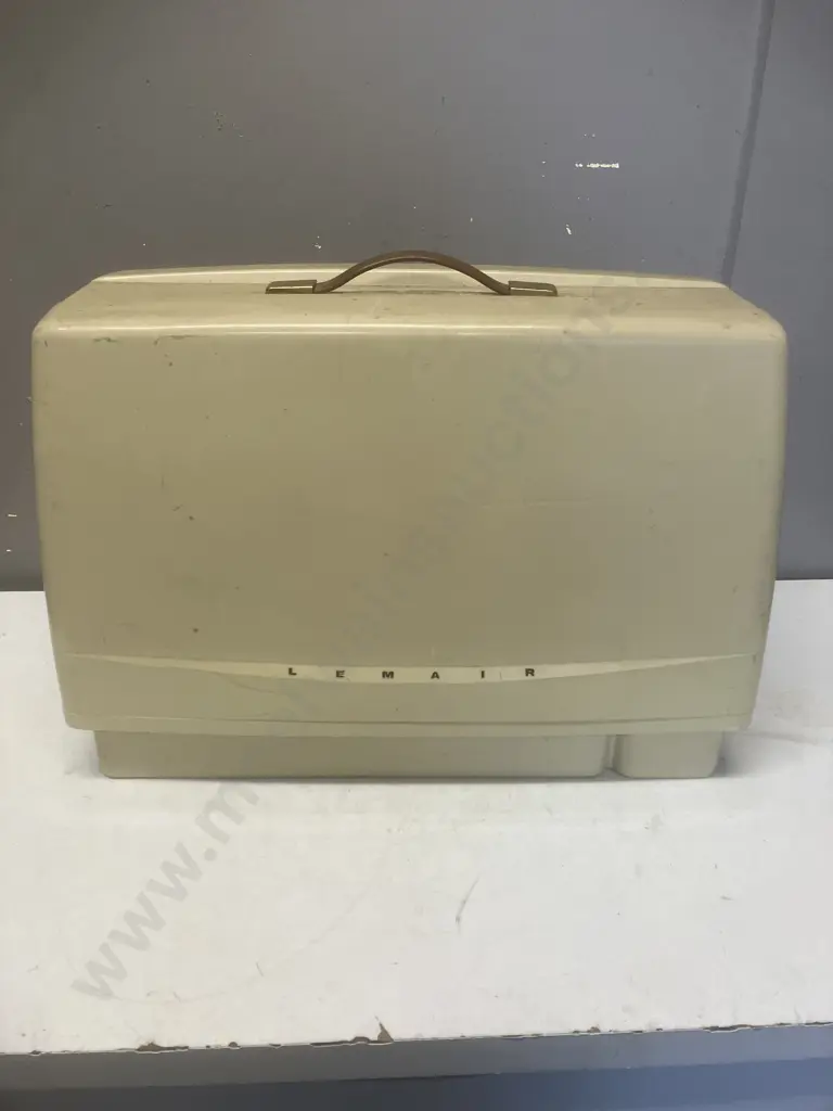 1970s LEMAIR Super Deluxe Sewing Machine Image 1++