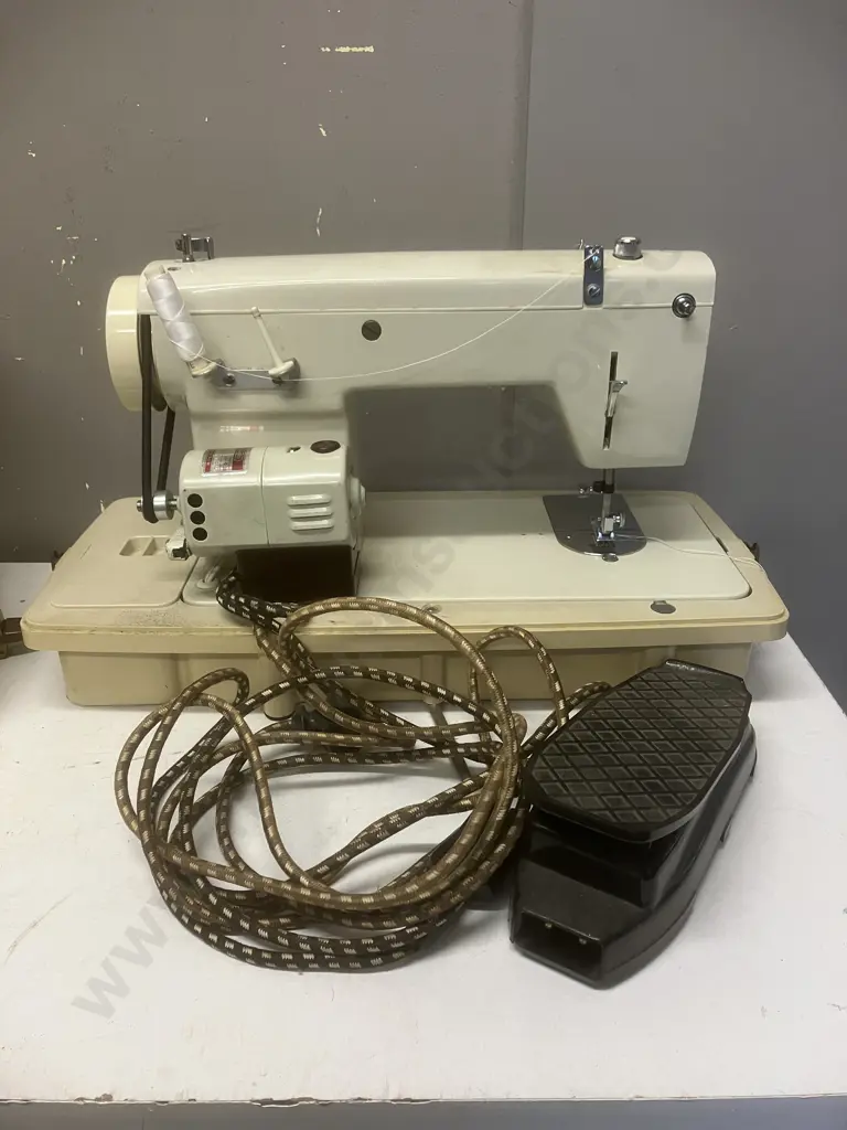 1970s LEMAIR Super Deluxe Sewing Machine Image 1++
