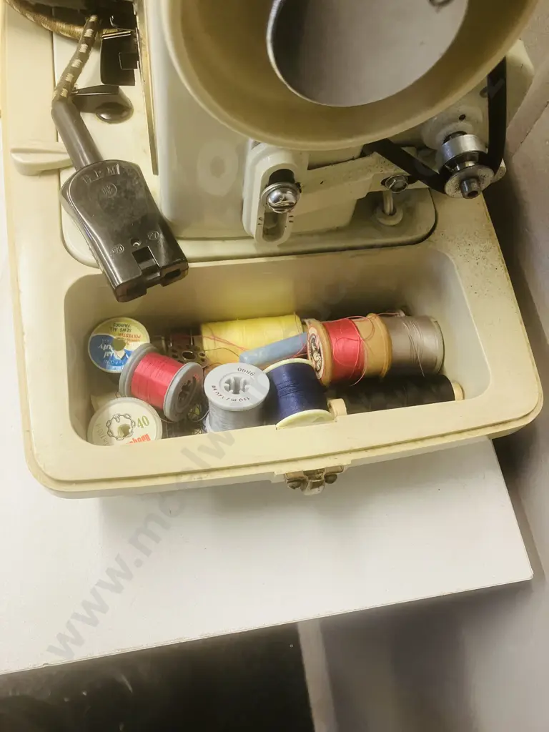 1970s LEMAIR Super Deluxe Sewing Machine Image 1++
