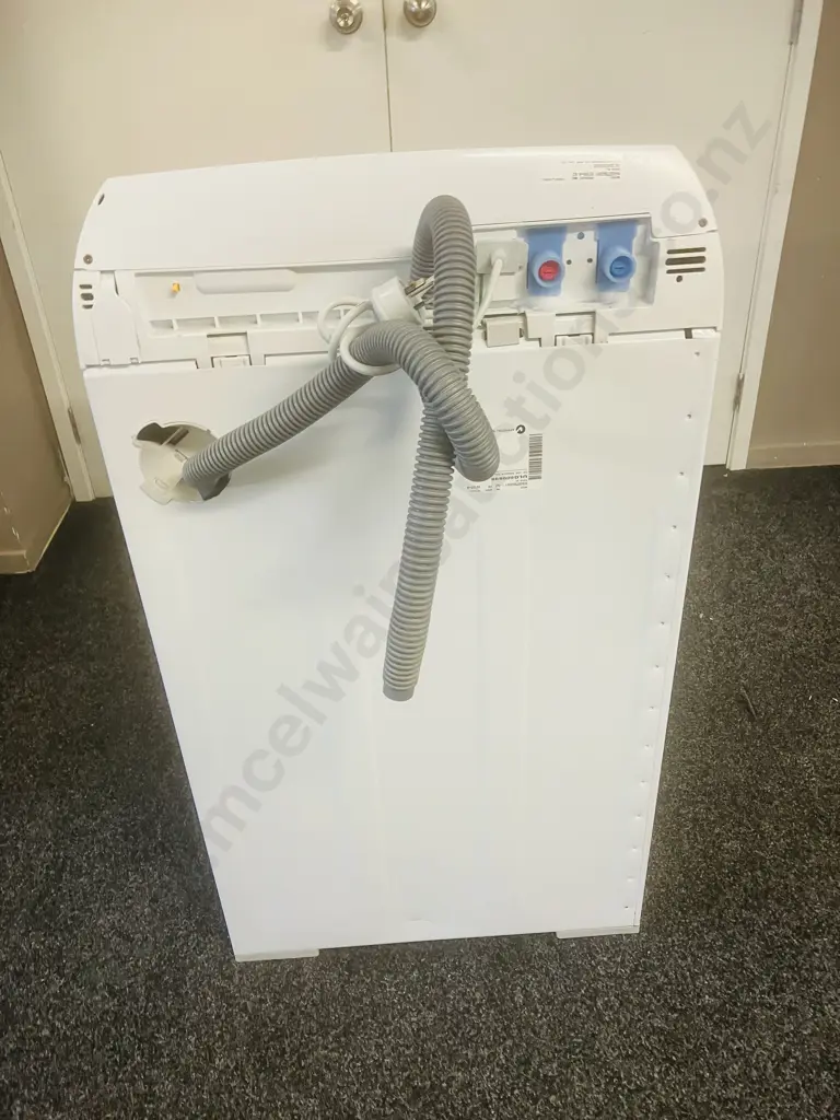 Fisher & Paykel WashSmart 5.5Kg Top Loader Washing Machine Model WA55T56GW1, #ULG609898 Image 1++