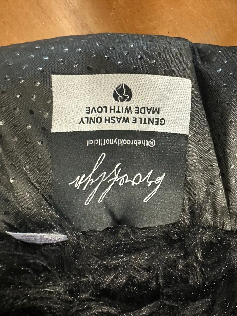 'Brooklyn' Black Round Animal Bed Image 1++