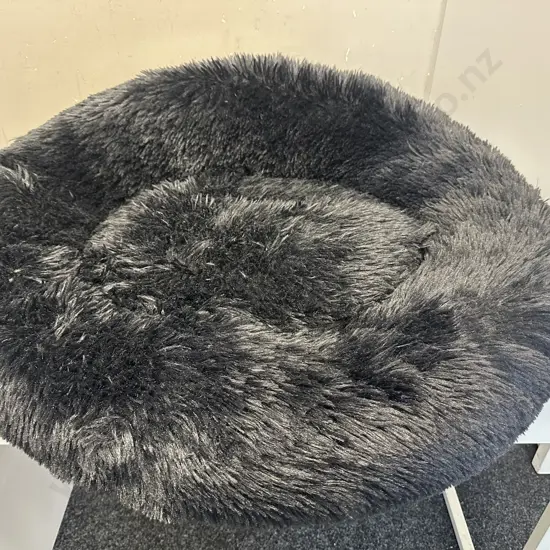 'Brooklyn' Black Round Animal Bed