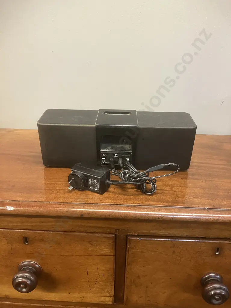 Retro Logitech Pure-Fi Express Plus 30-pin Ipod/Iphone Speaker Dock Model Alarm Clock Image 1++