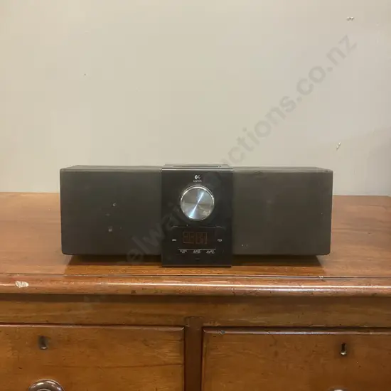 Retro Logitech Pure-Fi Express Plus 30-pin Ipod/Iphone Speaker Dock Model Alarm Clock