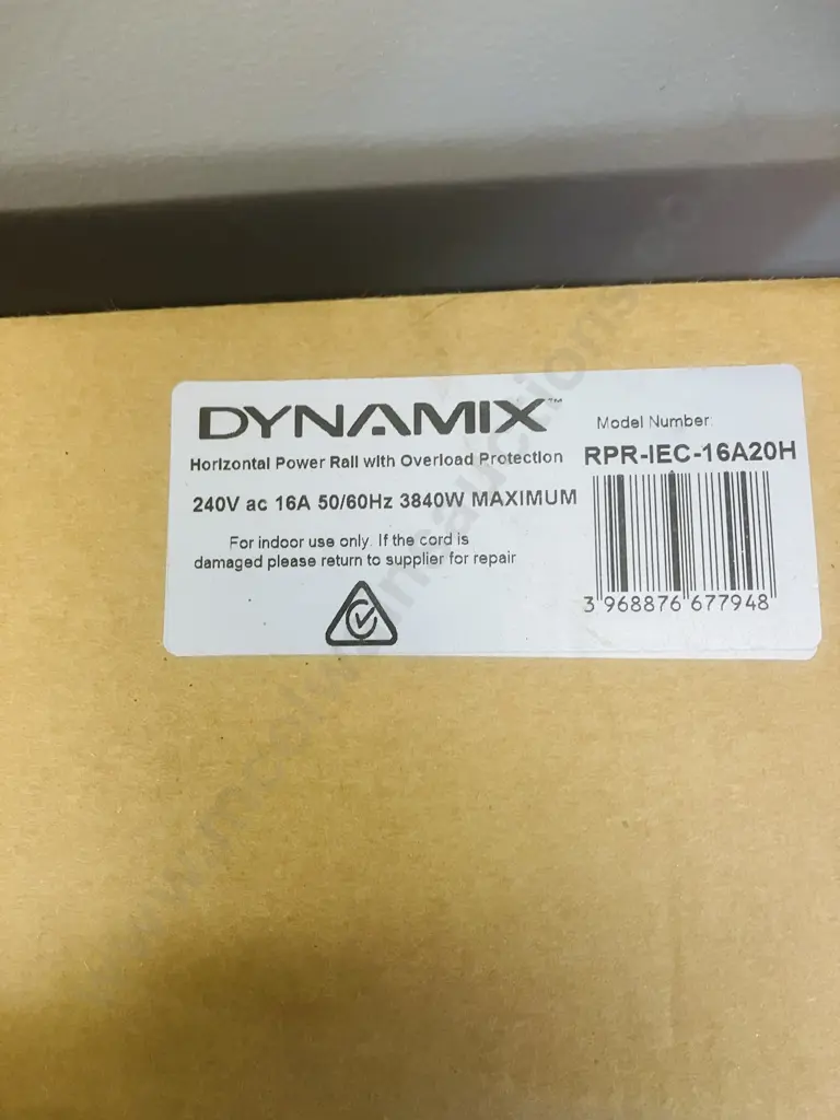 Dynamix RPR-IEC-16A20H 20 Outlet Horizontal Power Rail with 6KAC-CurveCircuit Breaker. Integrated 2m Power Cord, Black Image 1++