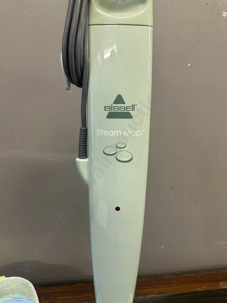 Bissell Floor Steamer & Pads Model 1867-L Image 1++