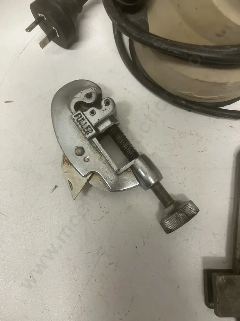 Vintage Fuller Pipe Tubing Cutter, Gear Puller, Rockwell Shop Series RS4200 Sander Image 1++